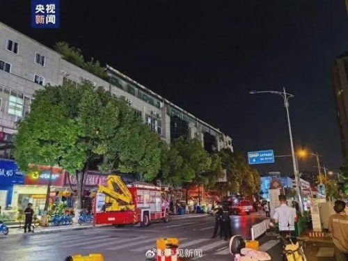 官方掛牌督辦昆明廣告牌墜落事故 嚴肅查處守護公共安全